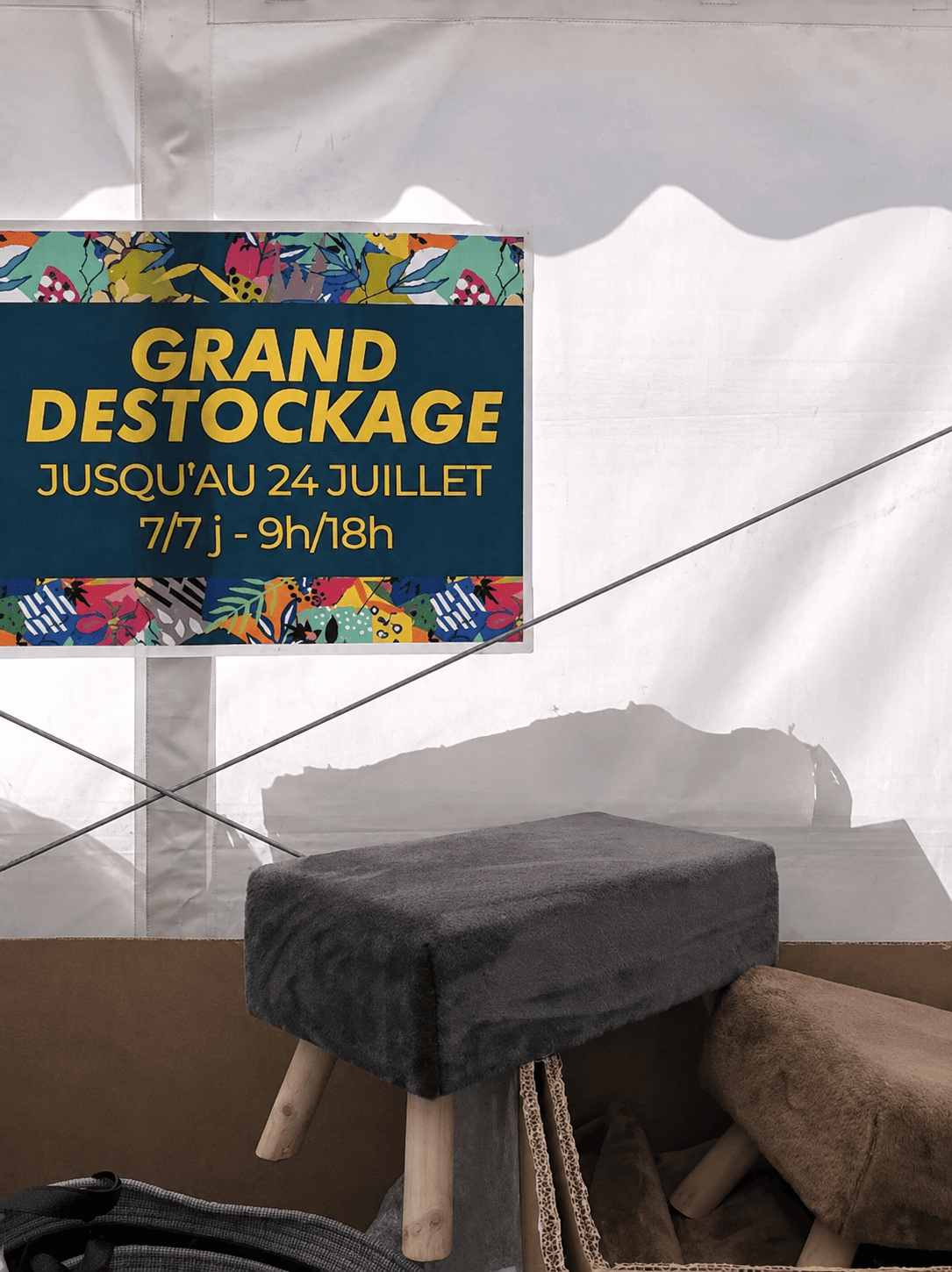 Ensemble des PLV conçues pour la braderie annuelle de La STOF
